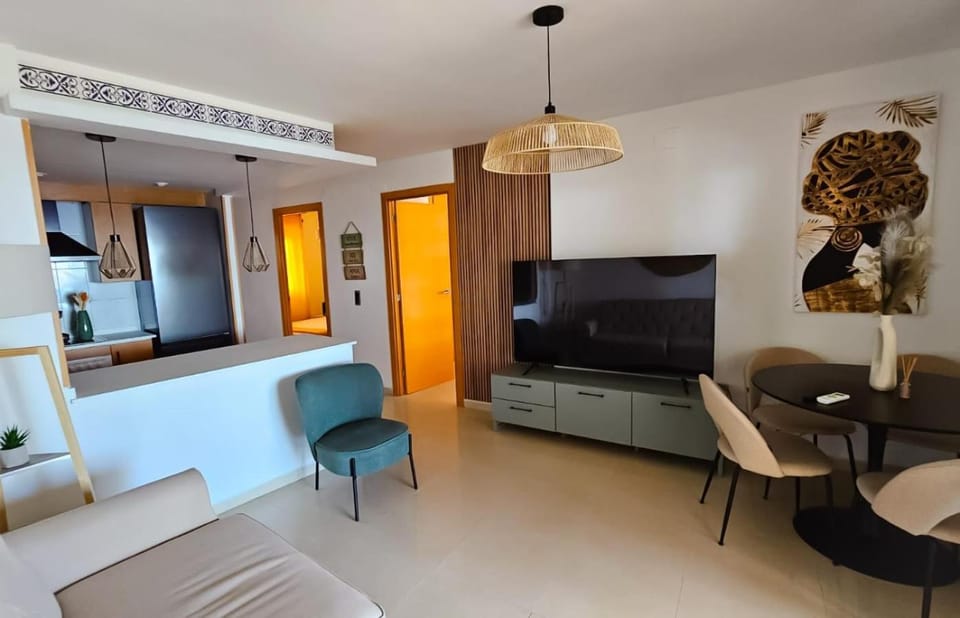 Communal lounge/ TV room, TV and multimedia, Living room, Seating area, Evening entertainment