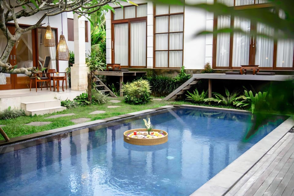 Day, Garden, Kitchen or kitchenette, Garden view, Pool view, Swimming pool, sunbed