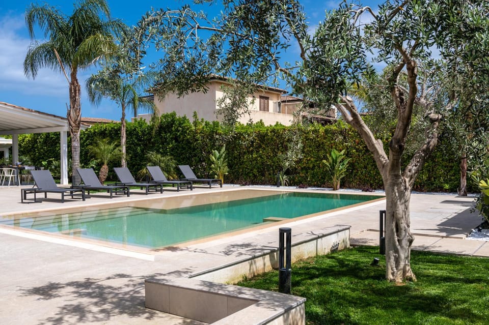 Garden, Swimming pool, sunbed