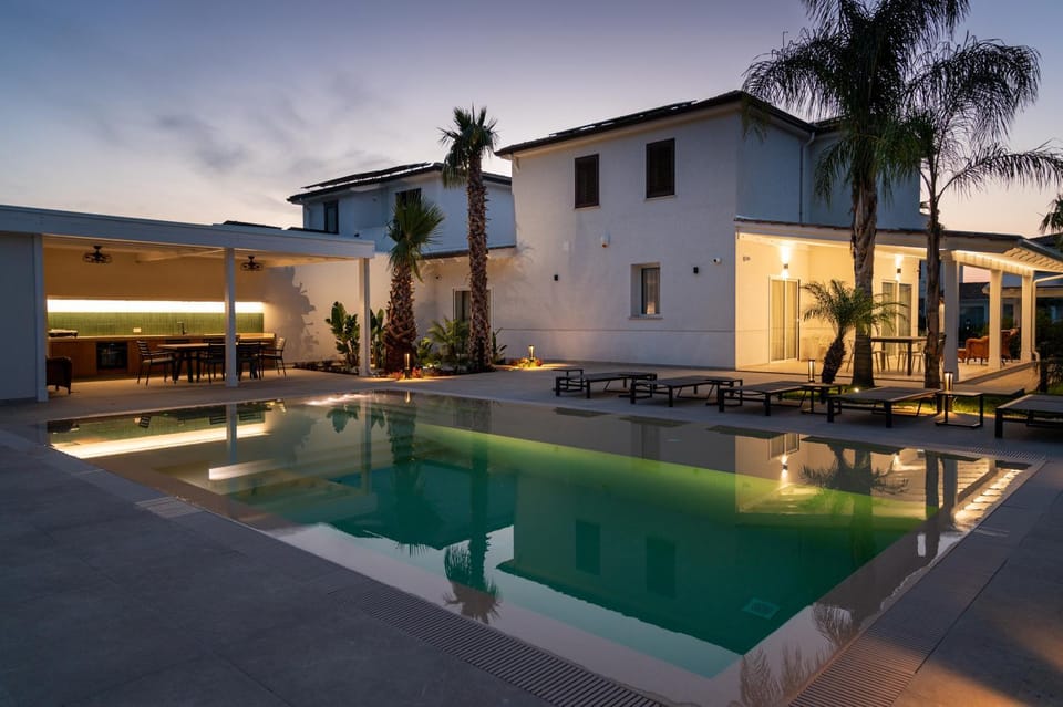 Property building, Kitchen or kitchenette, Swimming pool