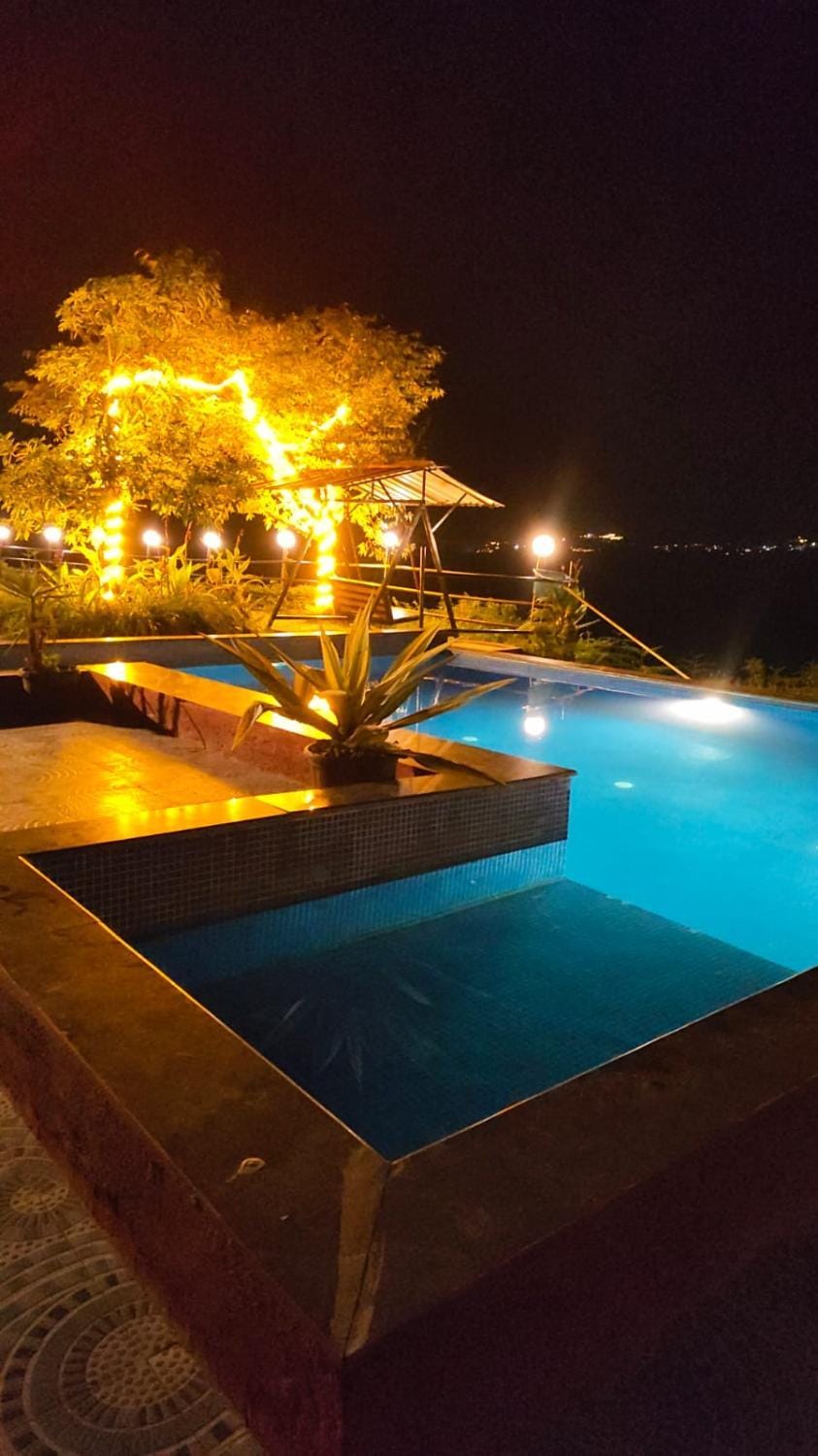 Pool view, Swimming pool