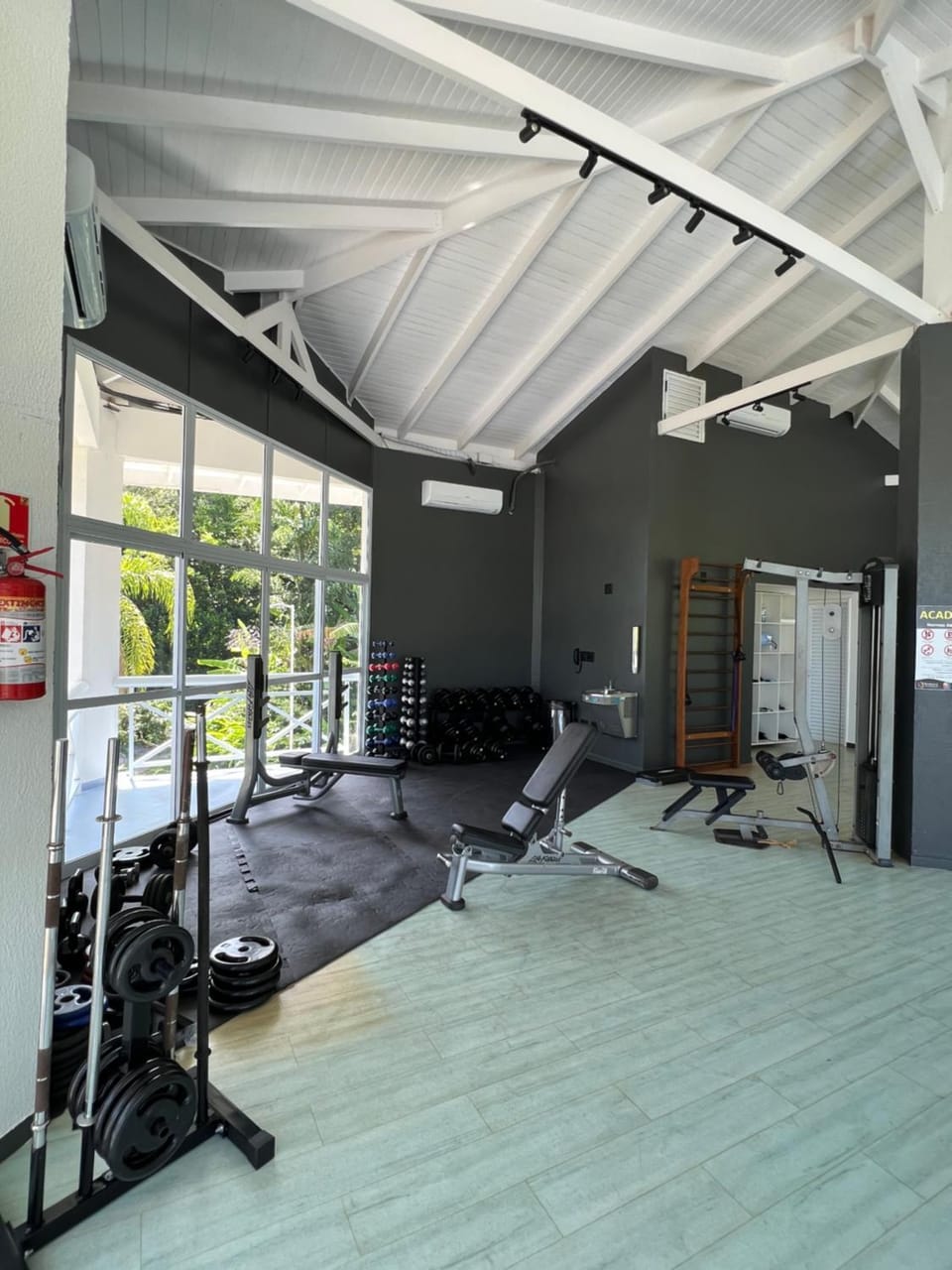 Fitness centre/facilities, air conditioner