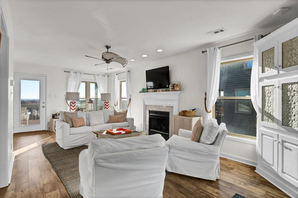 Here Comes The Sun by Sea Scape Properties House in Topsail Beach