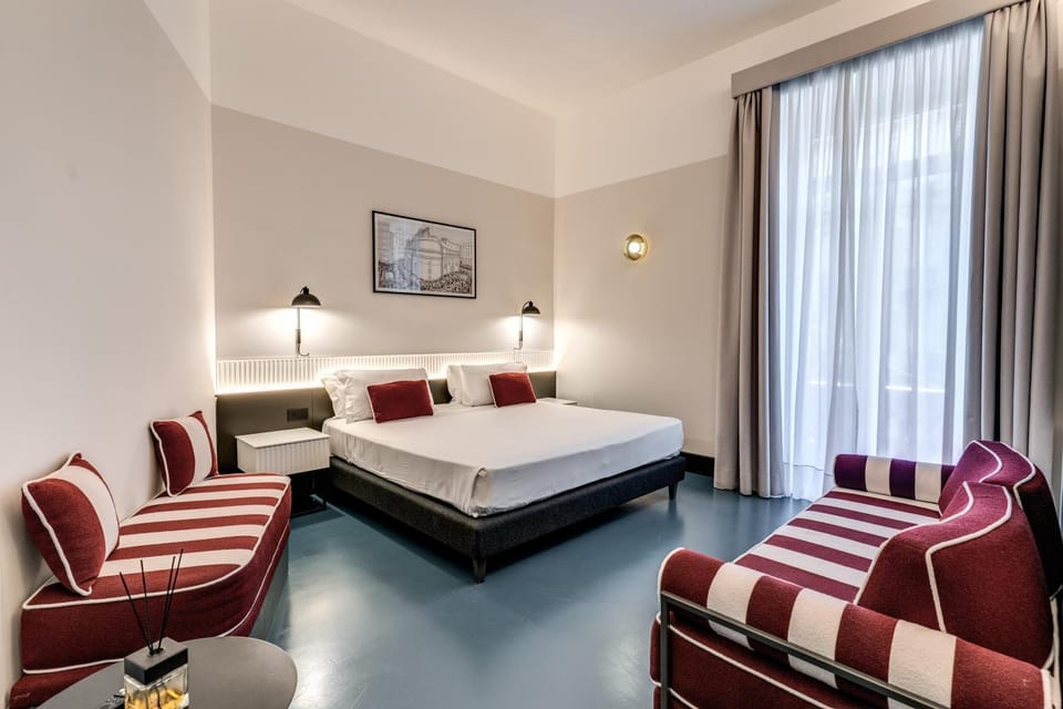 Photo of the whole room, Bedroom