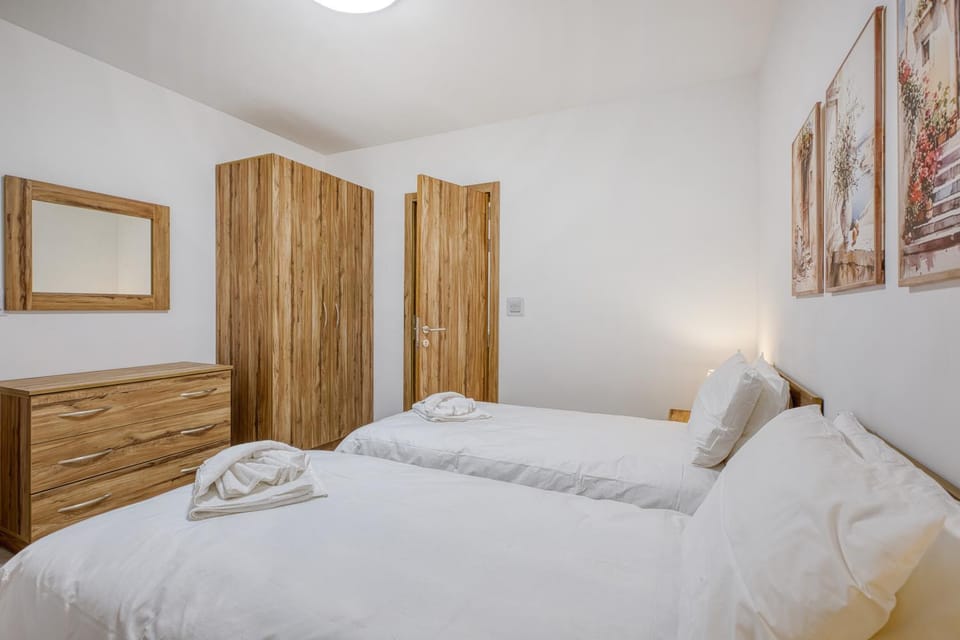 New & Modern 2BR apartment just off the seafront by SF Homes Apartment in Saint Paul's Bay