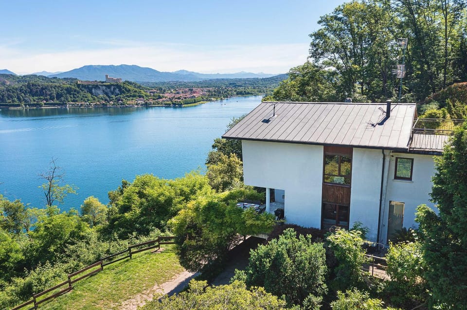 Stylish villa & spectacular views! - Villa La Rocca Villa in Arona