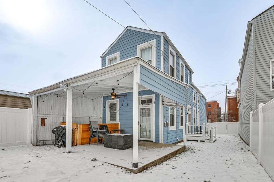 4 Mi to Kentucky Derby Home with Private Yard House in Louisville