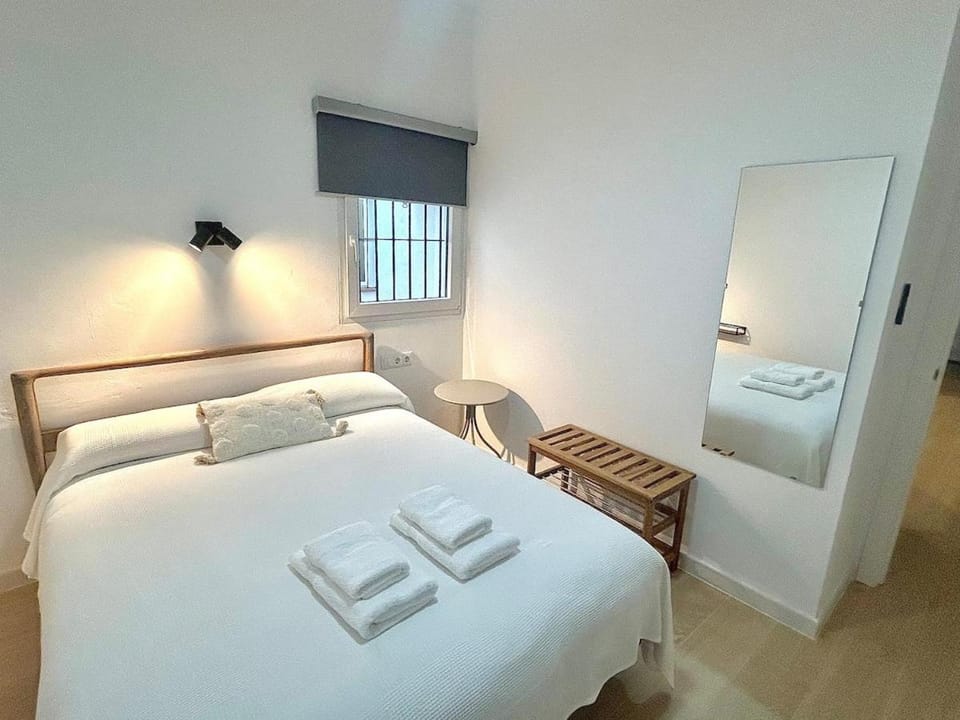 Nuevo! Acogedor apt 8pax 4Bdr 2Bth - CozyHomeSevilla4 Apartment in Seville