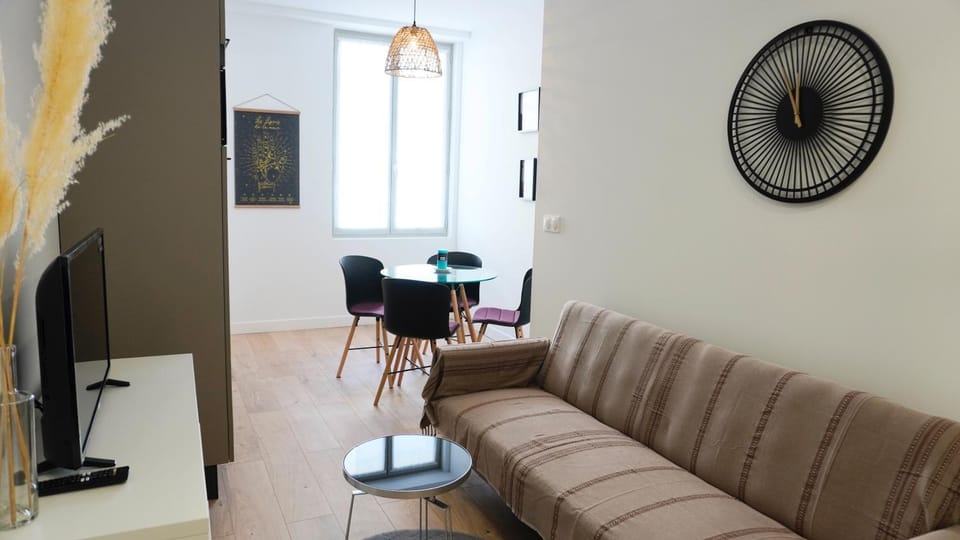 Communal lounge/ TV room, TV and multimedia, Living room, Seating area