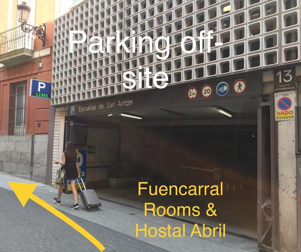 Neighbourhood, Street view, Parking