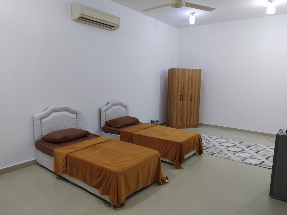 Bed, Bedroom, Bedroom, wardrobe, air conditioner