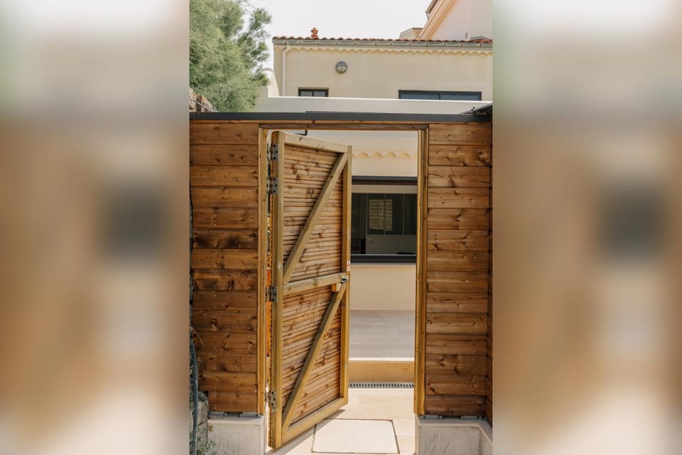 Patio, Facade/entrance