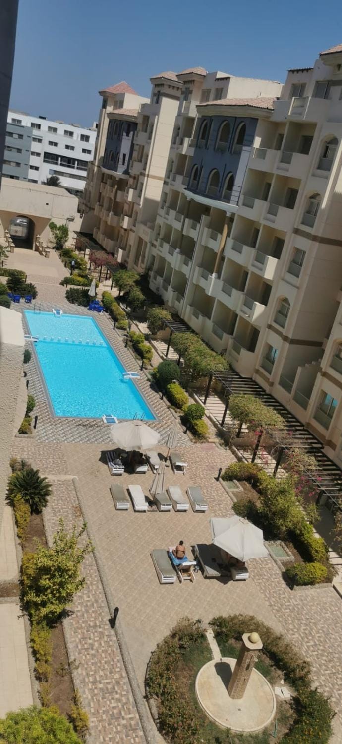 Pool view, Swimming pool, sunbed