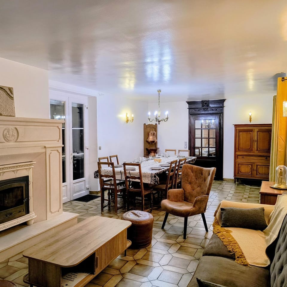 Living room, Dining area