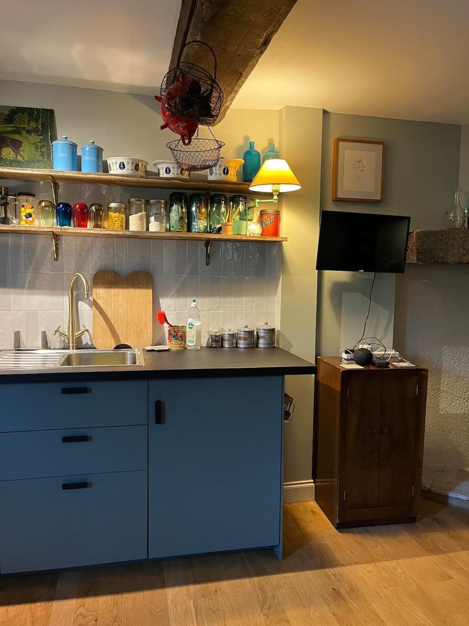 TV and multimedia, Kitchen or kitchenette
