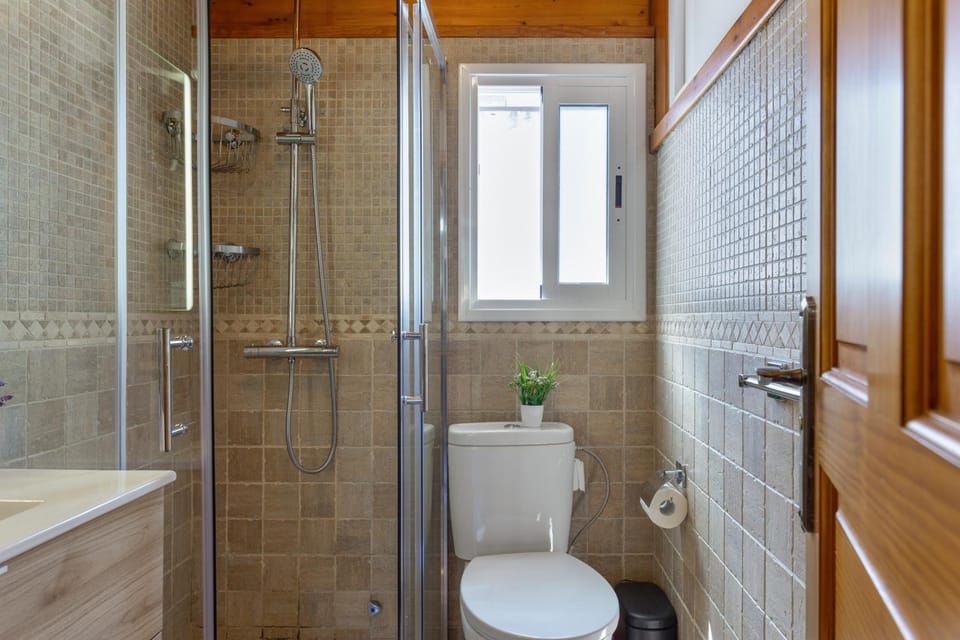 Bathroom, Living room