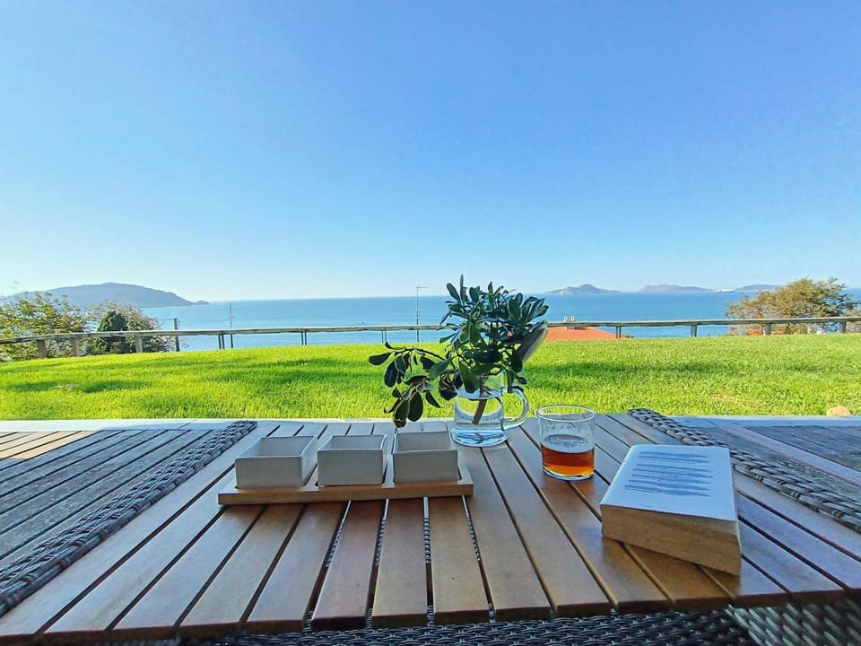 Day, Garden, Sea view