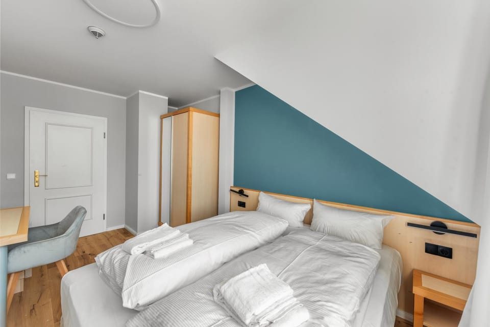 Bed, Bedroom, wardrobe
