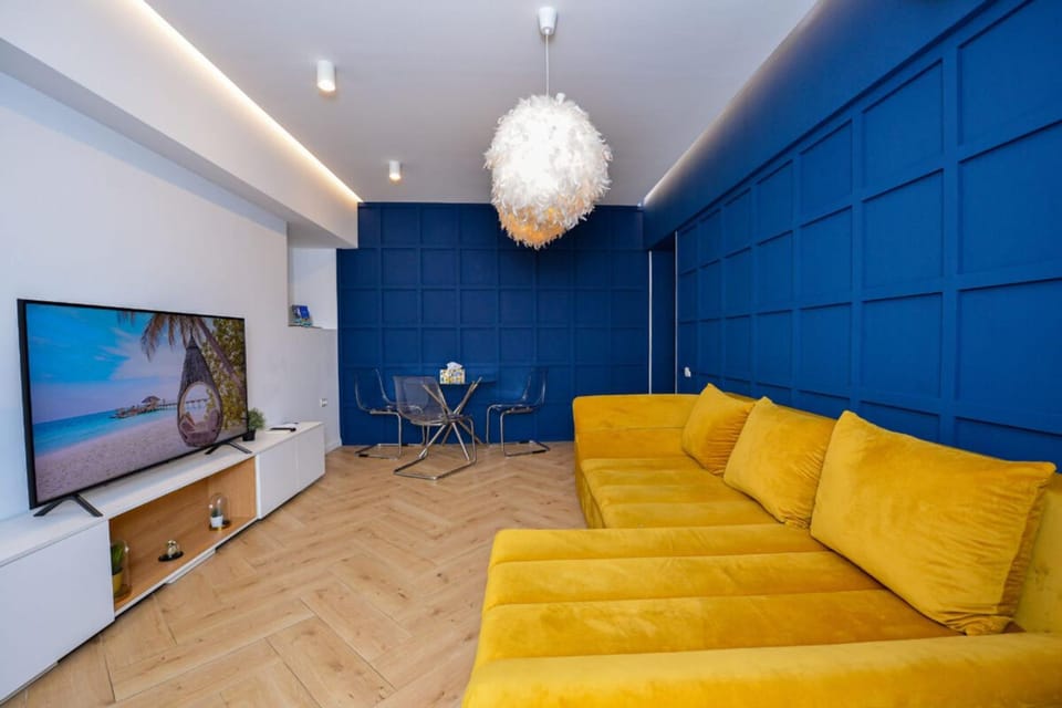 Communal lounge/ TV room, TV and multimedia, Living room, Decorative detail