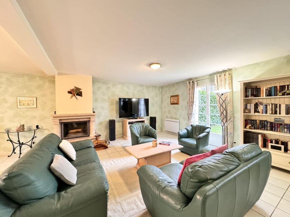 Communal lounge/ TV room, Living room