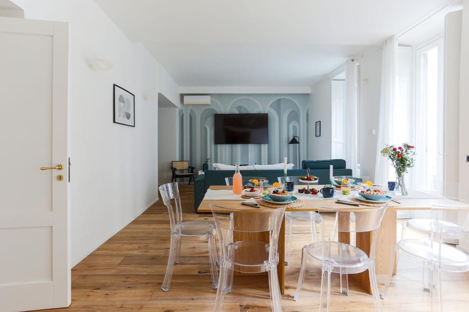TV and multimedia, Living room, Seating area, Dining area, Evening entertainment