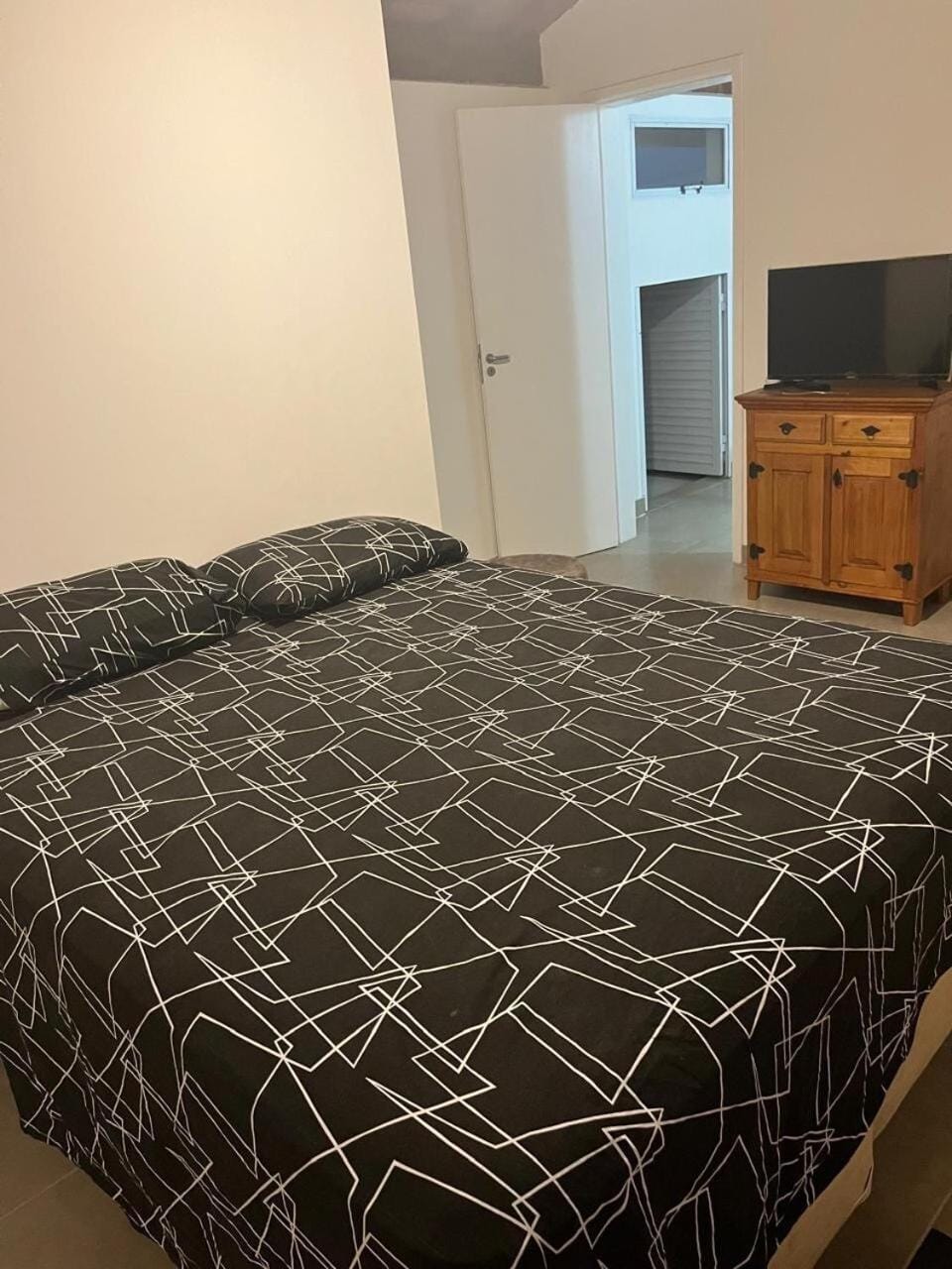 Triplex em Condomínio 20 metros da praia com AC Villa in São Sebastião