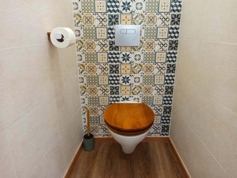 Toilet, Bathroom