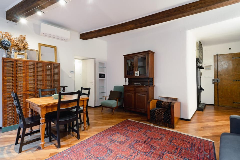 Palazzo Rialto Antique Apartment in Bologna