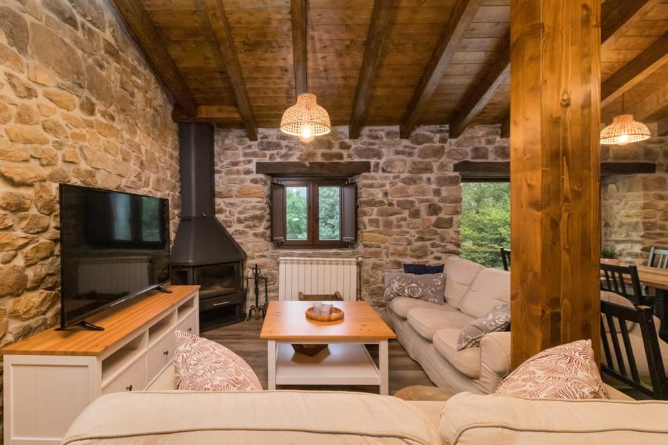 Communal lounge/ TV room, Living room, fireplace