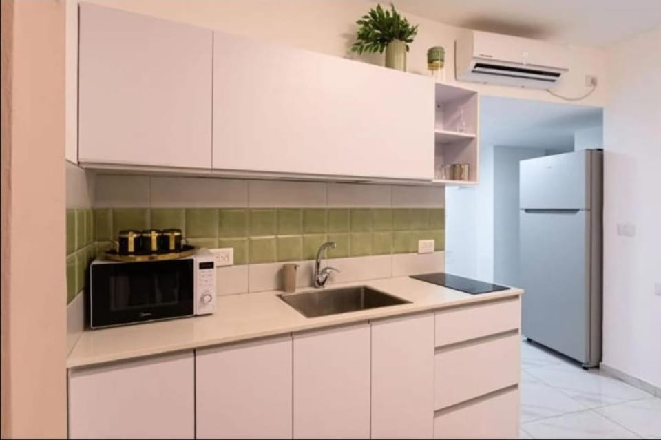 panorama house 3bdr in heart with scelter in the building Apartment in Jerusalem