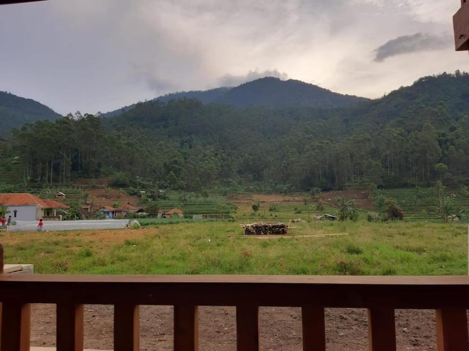 Nearby landmark, Natural landscape, Mountain view