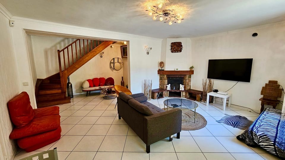 Communal lounge/ TV room, TV and multimedia, Living room
