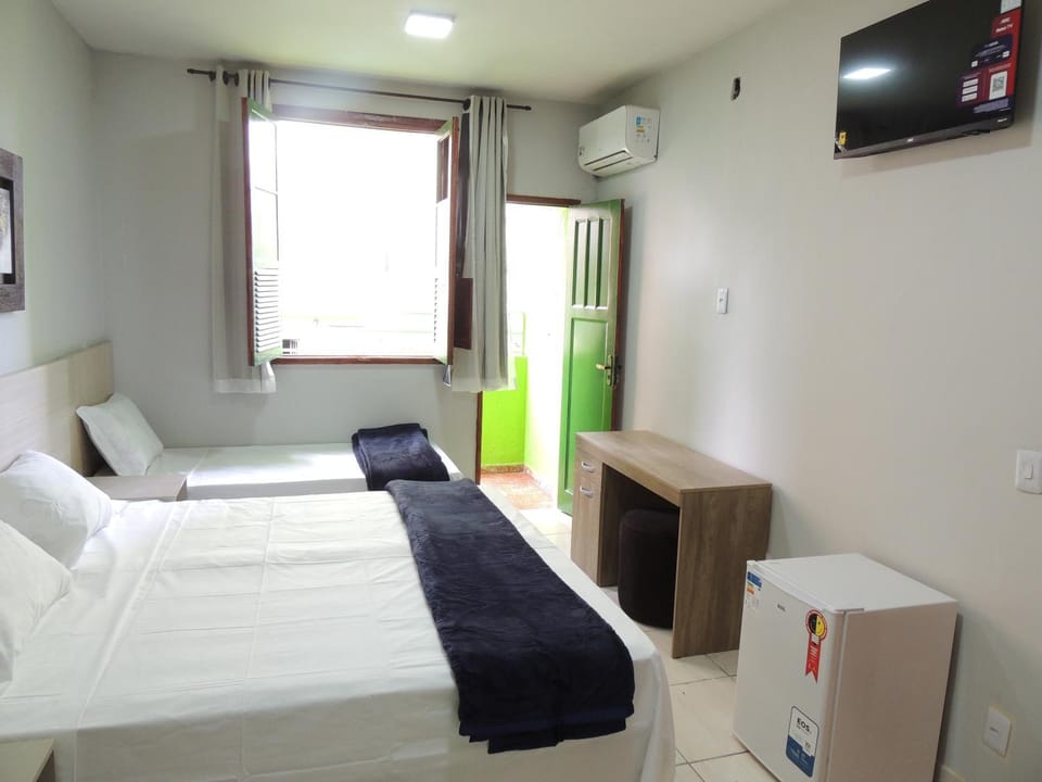 Bed, TV and multimedia, Bedroom, towels, air conditioner