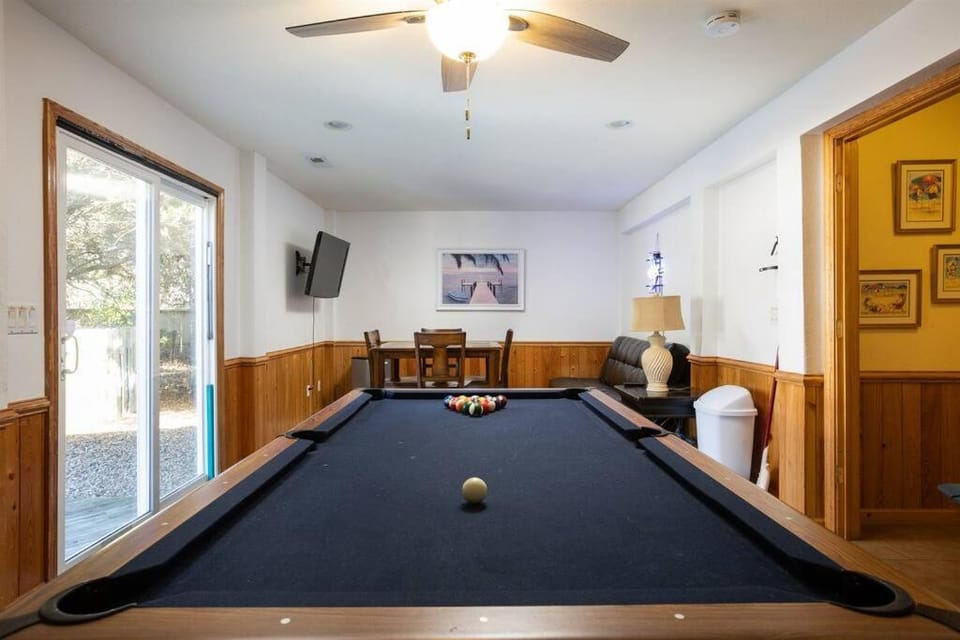 Short walk to Beach with Pool Game Room and Spa House in Corolla