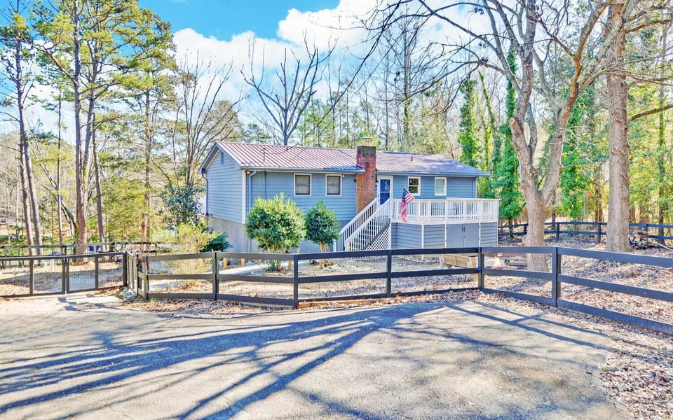 Milltown Cove Escape on Lake Hartwell House in Reed Creek