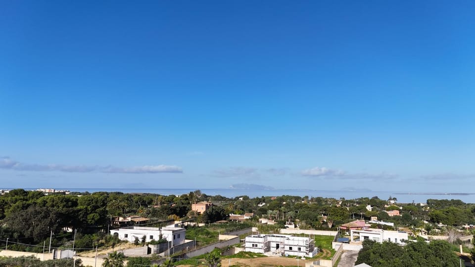Property building, Balcony/Terrace, Sea view
