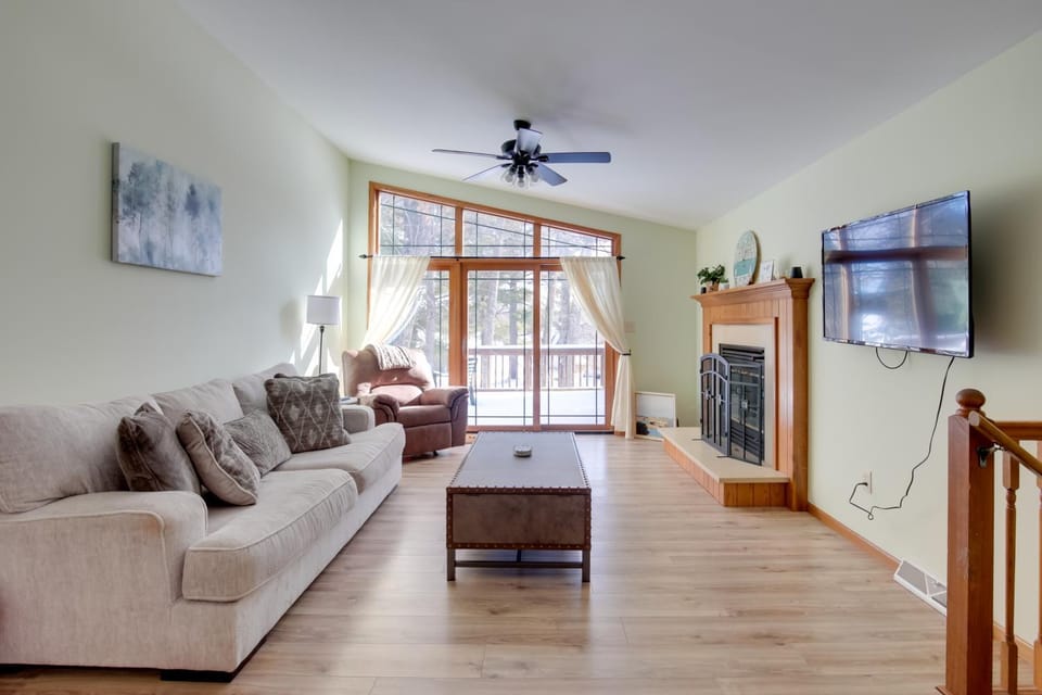 Direct Access to Sno-Eagles Trails! Lakefront Home House in Wisconsin