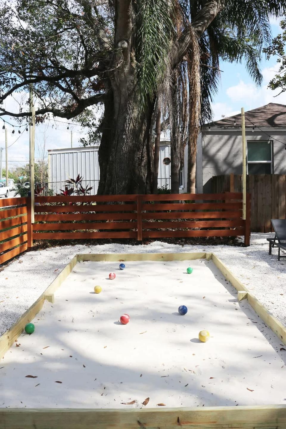 Walkable, Outdoor Oasis, BBQ, Firepit and Bocce Ball House in Tampa