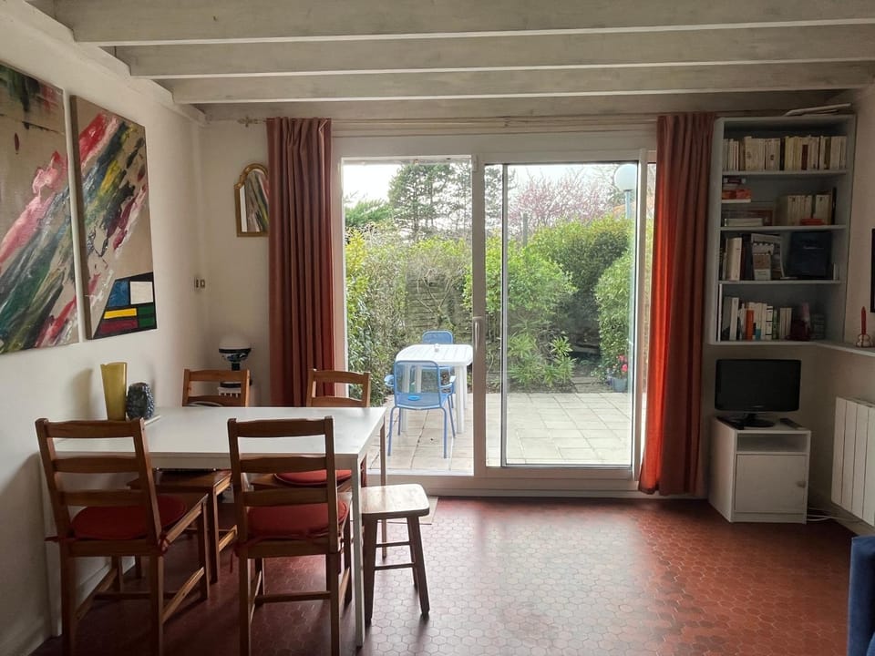 Cottage with Garden 5mn Beach House in Cabourg