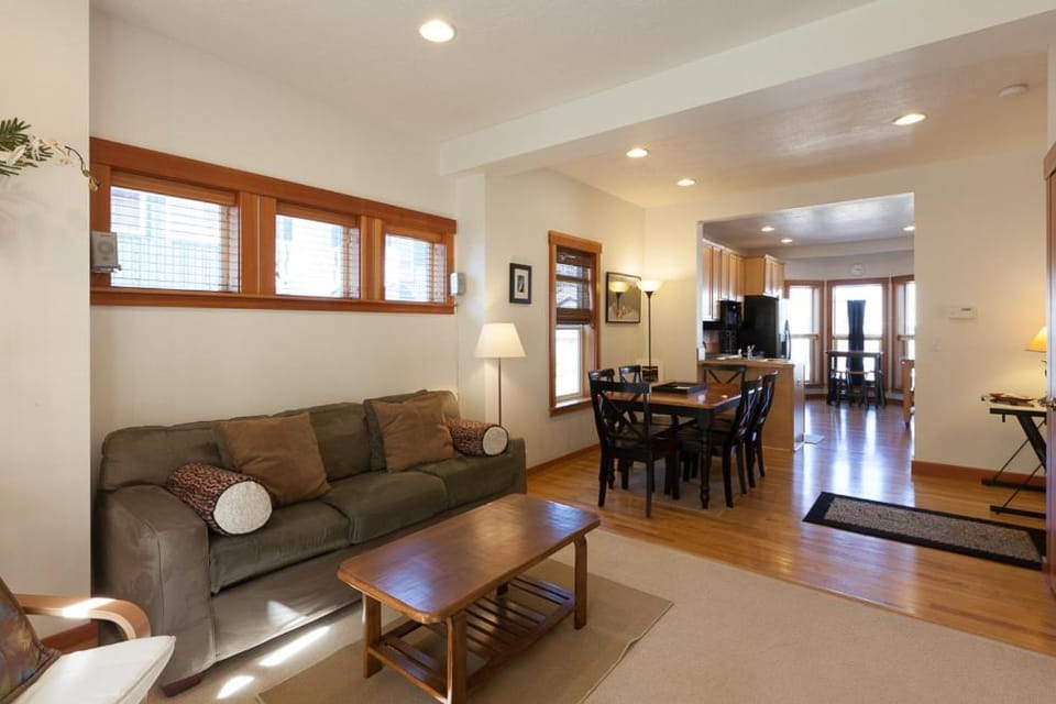 Venturi 30 day minimum House in Hood River