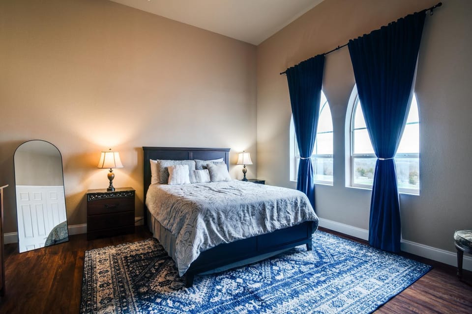 The Castle at Rockwall Bed and Breakfast in Rockwall