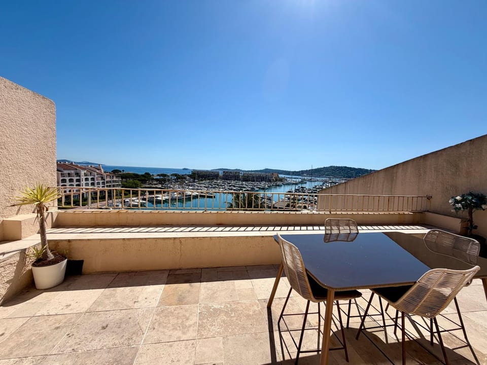Loft Marina Apartment in Cogolin