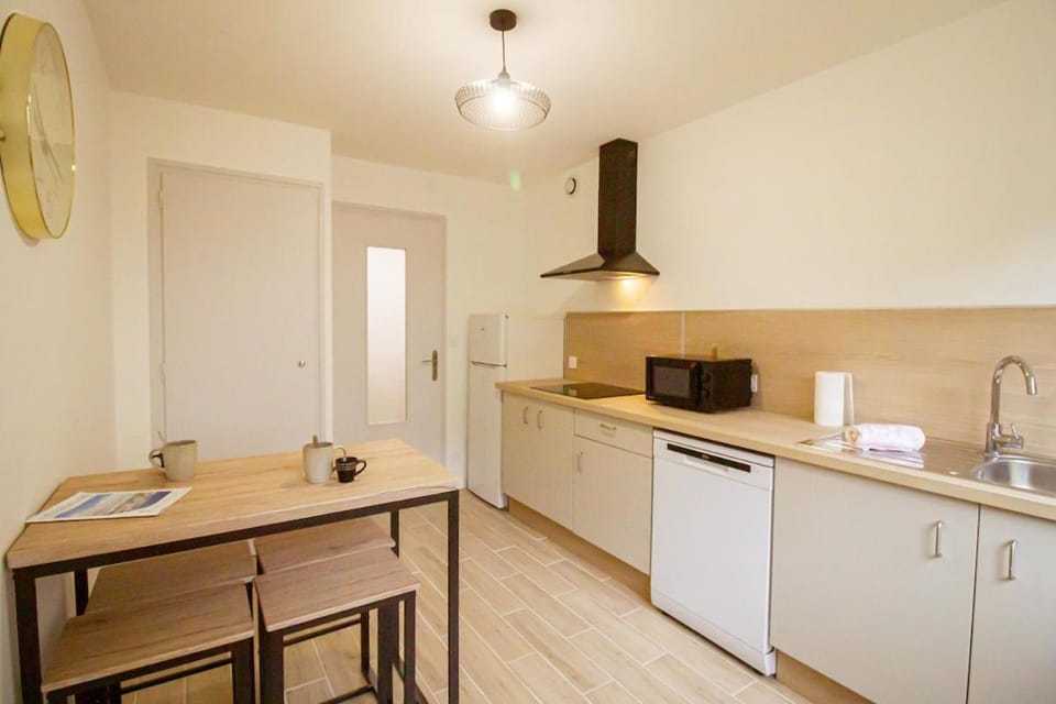 Le Mirat - Private & Balcon Apartment in Auvergne-Rhône-Alpes