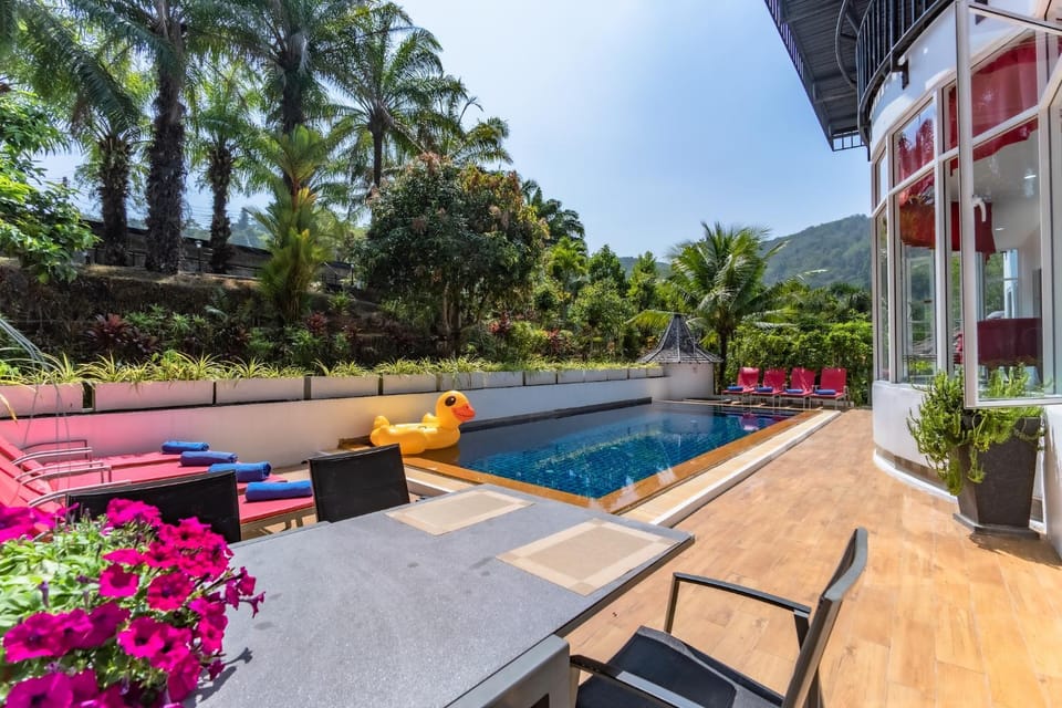 Property building, Patio, Day, Natural landscape, Garden, Balcony/Terrace, Garden view, Mountain view, Pool view, Swimming pool, sunbed