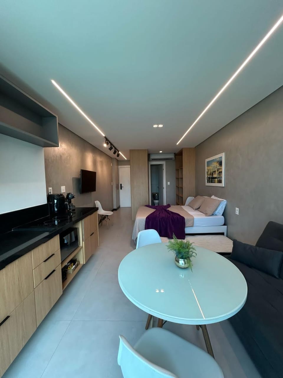 Bed, Kitchen or kitchenette, Living room, Photo of the whole room, Seating area