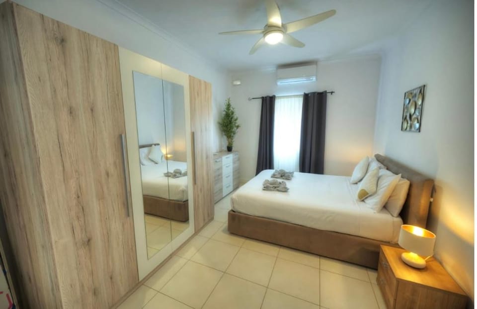 Bedroom, wardrobe