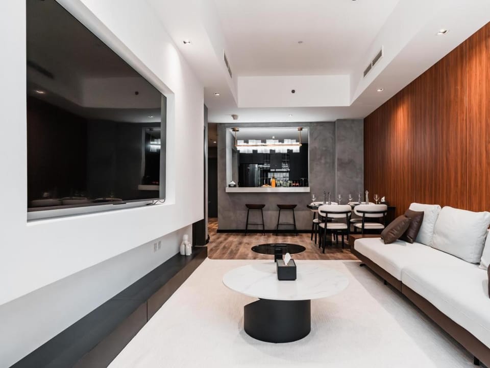 D Stays holiday homes 1min walk to Dubai mall & Burj Khalifa Apartment in Dubai