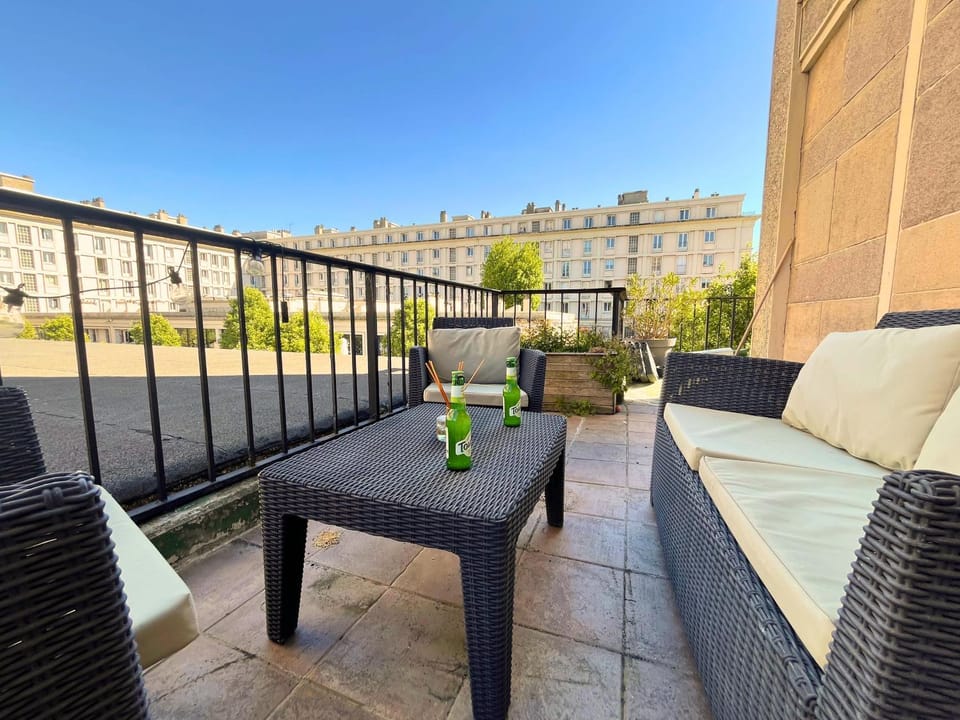 View (from property/room), Balcony/Terrace, Seating area