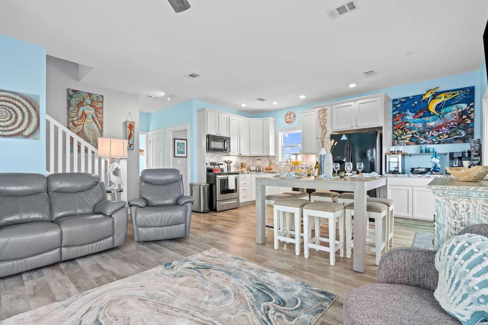 Kitchen or kitchenette, Living room, Dining area