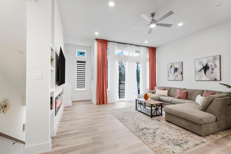 Living room, Seating area